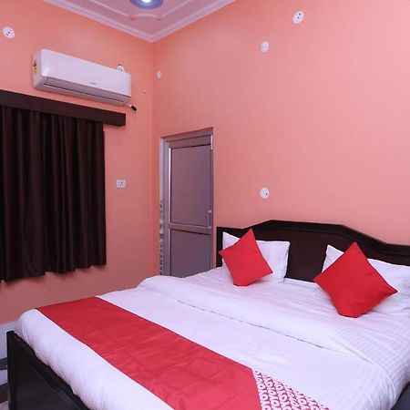 OYO 22221 Yadav Hotel Bhiwadi Bagian luar foto