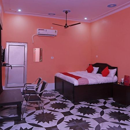 OYO 22221 Yadav Hotel Bhiwadi Bagian luar foto