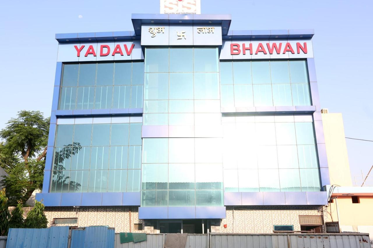 OYO 22221 Yadav Hotel Bhiwadi Bagian luar foto