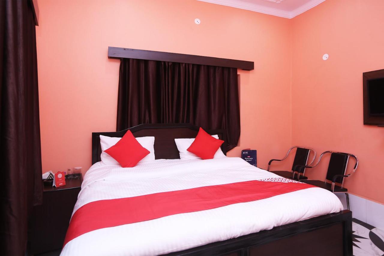OYO 22221 Yadav Hotel Bhiwadi Bagian luar foto