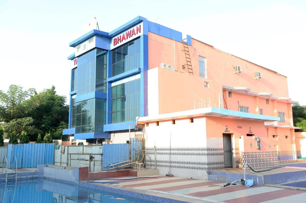 OYO 22221 Yadav Hotel Bhiwadi Bagian luar foto