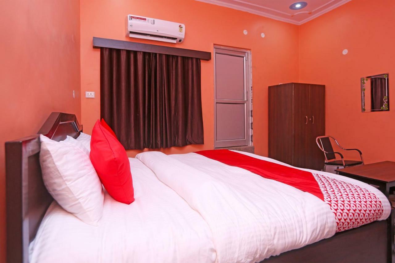 OYO 22221 Yadav Hotel Bhiwadi Bagian luar foto